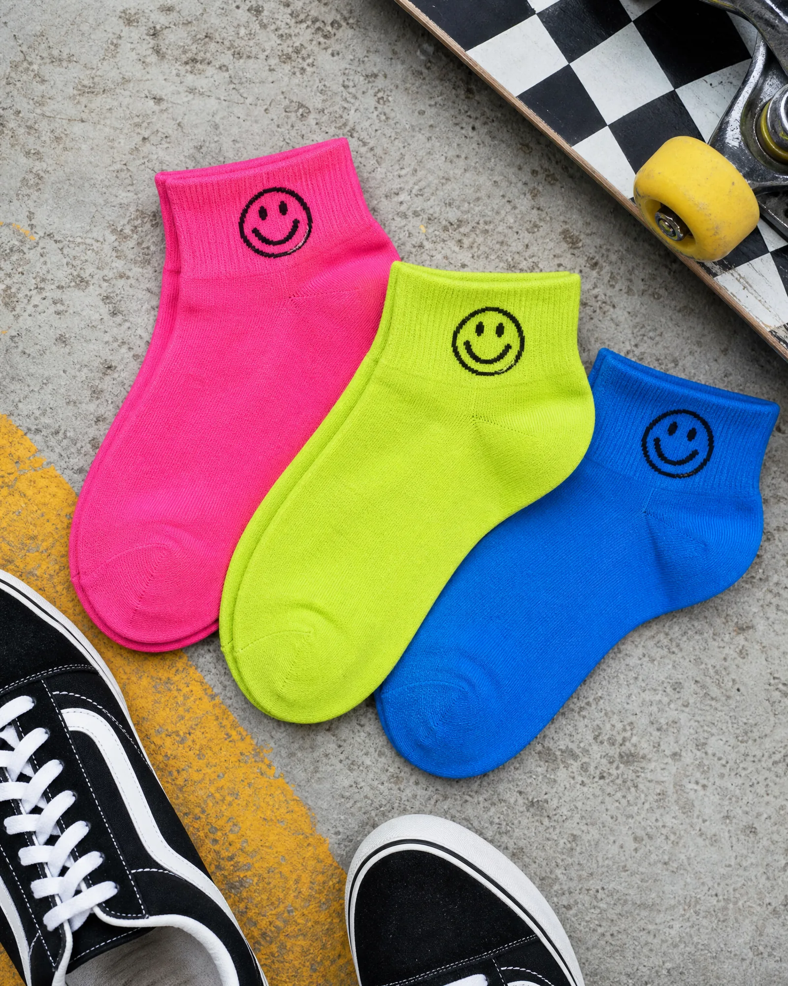 Smiley Ankle Sock 3-Pack — Multi — on model